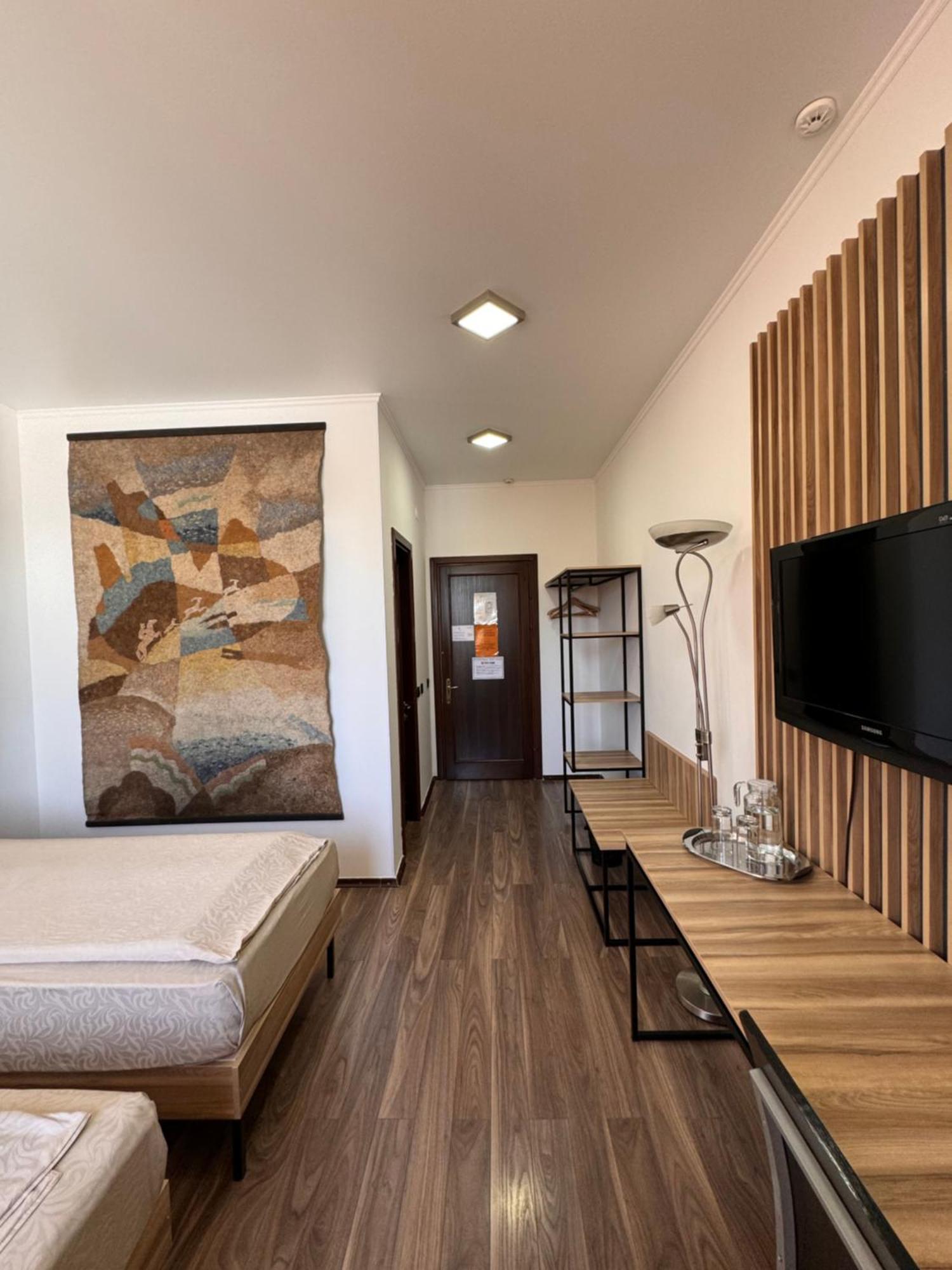 Amir Hotel 卡拉科尔 外观 照片